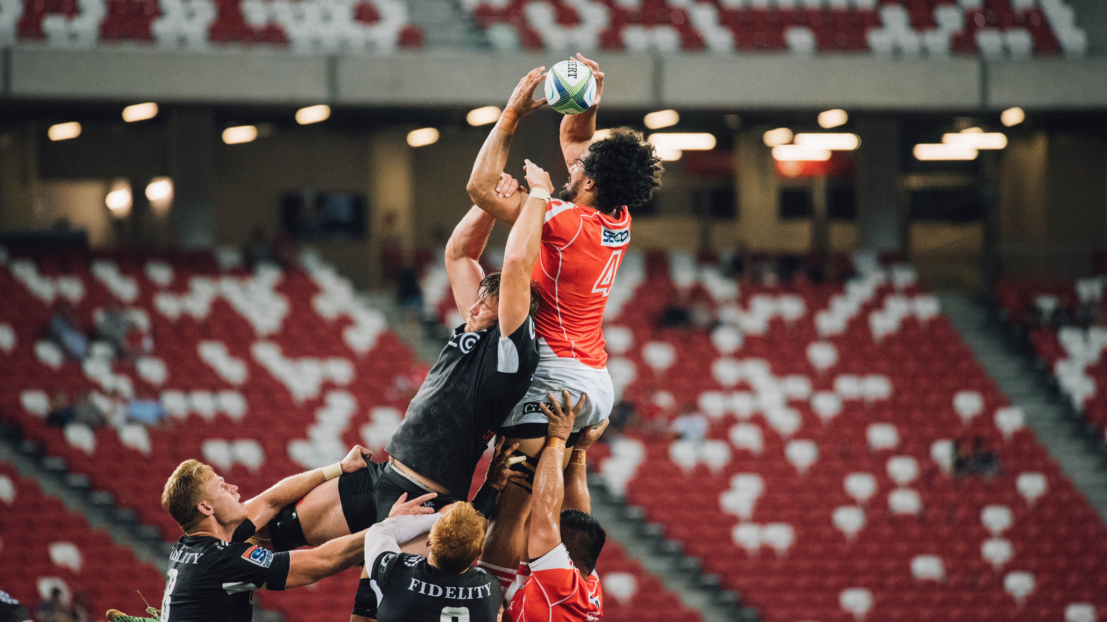 亚博体育投注-羽毛球赛场焦点！法国队对阵美国队，防守反击奏效，球队笑到最后